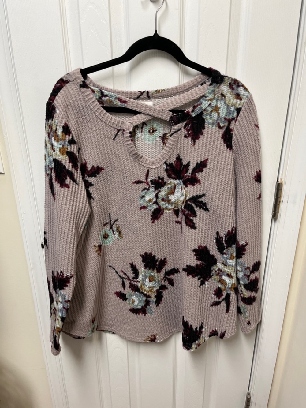 Maurices Waffle Knit Floral Pullover in Dusty Mauve